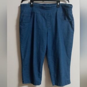 Time and Tru pull on capris jeans size 12/14 large blue 76%cotton,22%polyester,